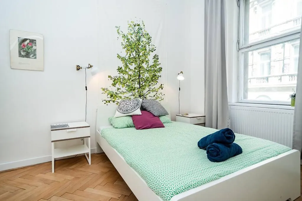Bright, Spacious Apartment In The Historic Centre Прага Чехия